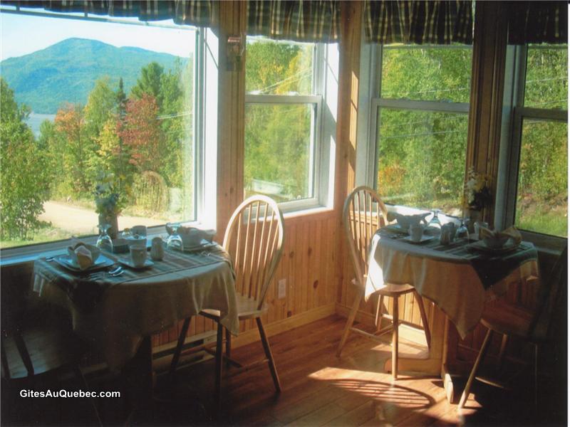 Gîte Baie-Saint-Paul, Charlevoix, Au fleuve bercant, DI-8154